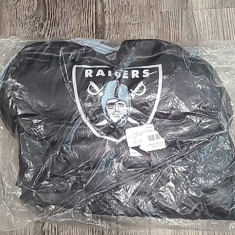 Las Vegas Raiders Game Day Muscle Costume Size Medium